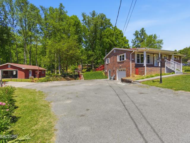 219 Evergreen St