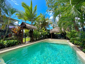 Whitfield, Cairns, Barron, Cairns Regional, Low Island, Queensland, Queensland