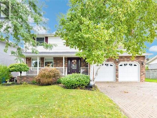 219 Hyde Park, River Canard, ON, N9V 3R3 house for sale | Listing ID 26023 | Royal LePage