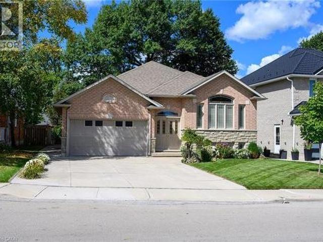 219 Jacqueline Boulevard, Hamilton, ON, L9B 2T6 house for sale | Listing ID 40865 | Royal LePage