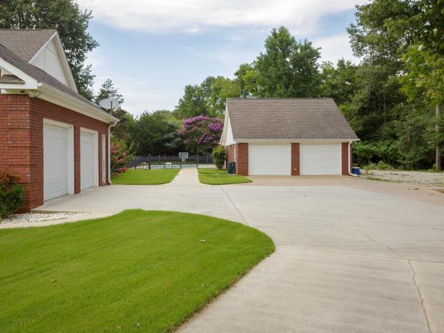 219 Oakview Dr