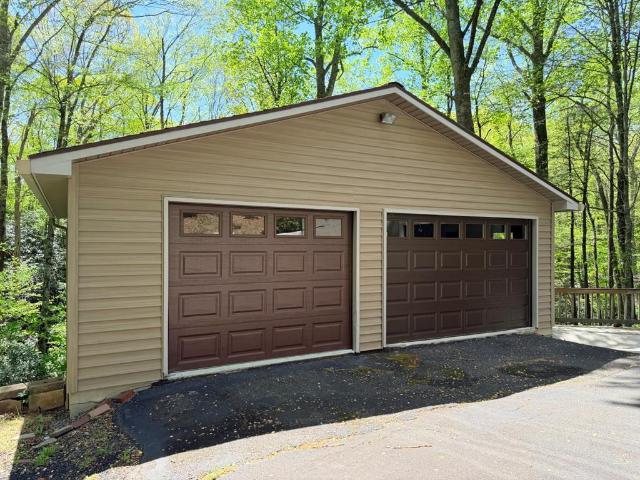 219 Otter Creek Trl