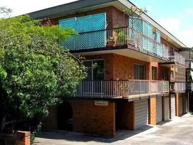 2/19 Macaulay Street, Coorparoo, QLD 4151