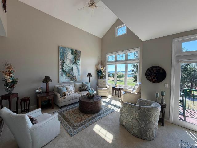 219 N Lakeshore Boulevard # 5