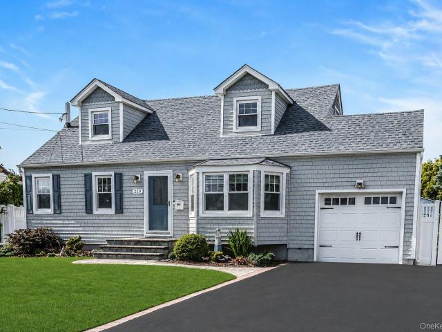 219 N Nassau Avenue