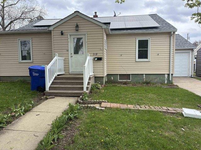 219 SE 6th Ave, Oelwein, IA 50662