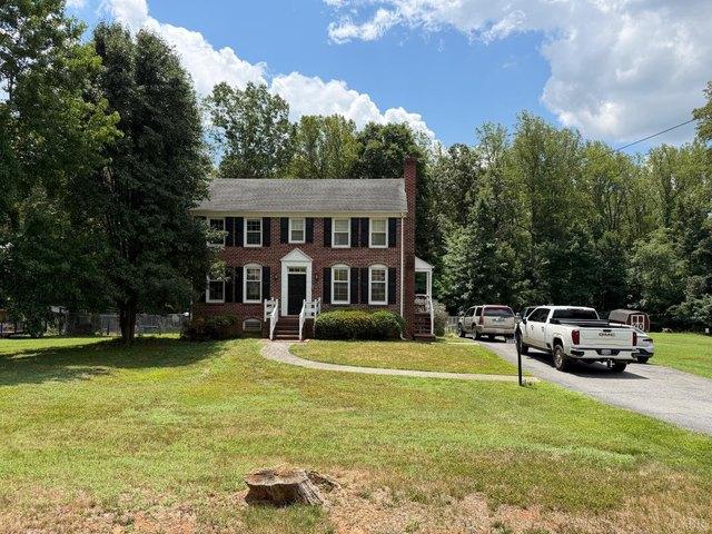 219 Shady Oak Dr, Madison Heights, VA 24572