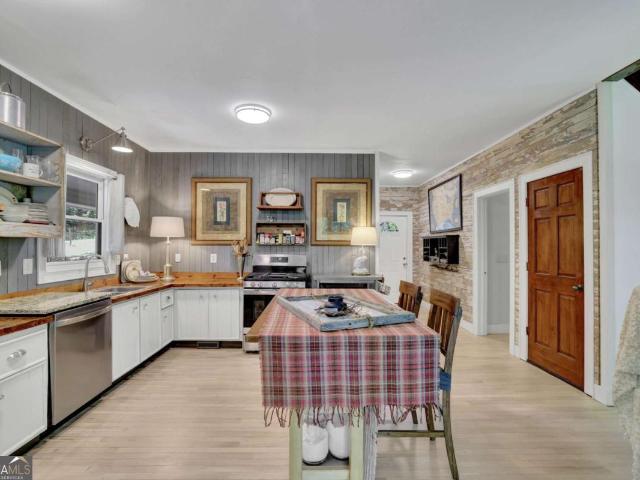219 Raven Cliff Road