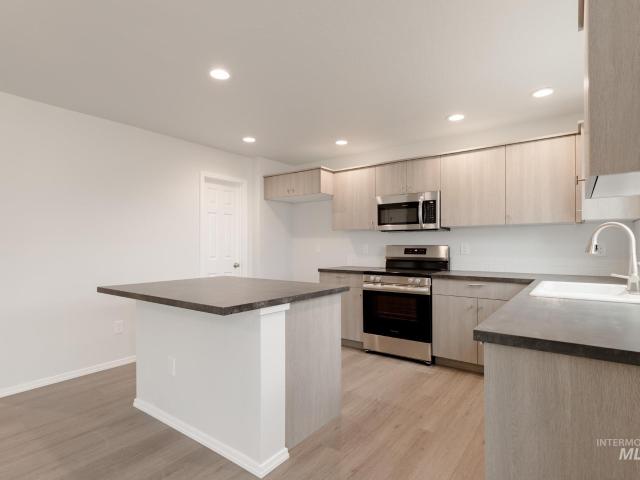 219 W 17th Ave