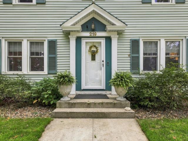 219 W Laflin Ave