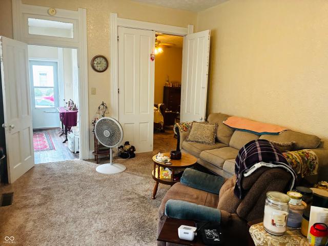 219 W Locust Street
