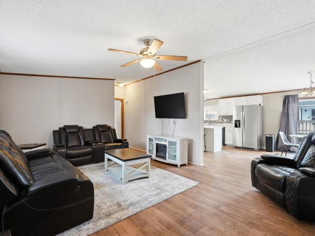 219 Weyburn St