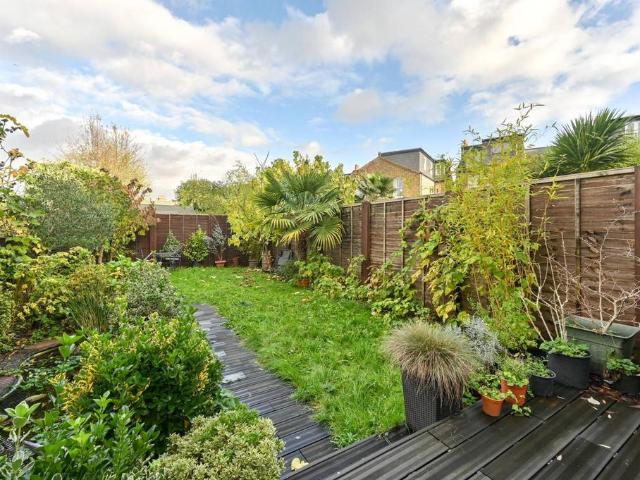 219 Underhill Road, London, SE22 0QJ, United Kingdom | 4 bed duplex for rent #125163231 | Rentberry