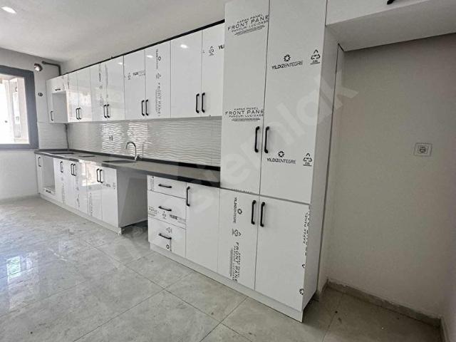 2+1 80 M2 0 BİNADA GÜNEY CEPHE ARAKAT GENİŞ FERAH DAİRE