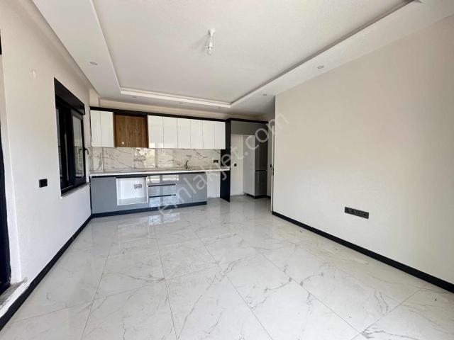 2+1 100 M2 Merkezi Konum Havuzlu Tek Blok Fırsat Daire