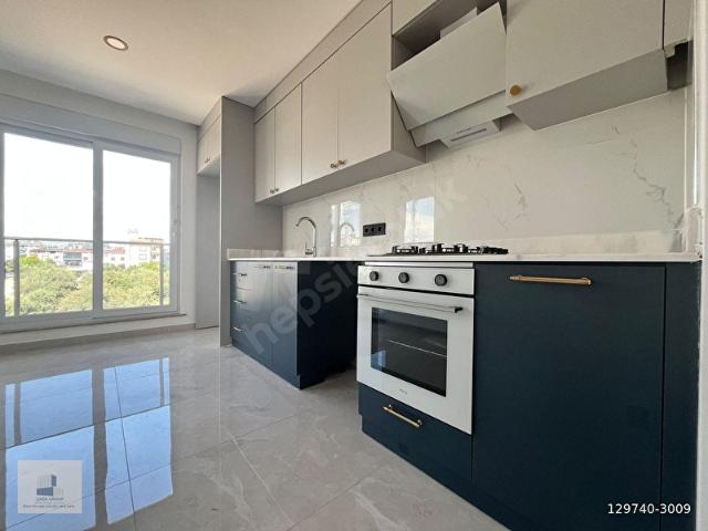 2+1 110m2 2 BLOKLU SİTE İÇERİSİNDE ARA KATTA ASANSÖRLÜ DAİRE