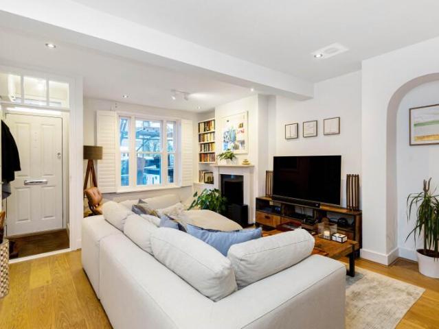 21 Thorne Street, London, SW13 0PT, United Kingdom | 4 bed house for rent #120456388 | Rentberry