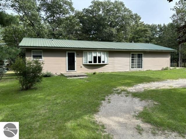 21 W Oak St, Au Gres, MI 48703