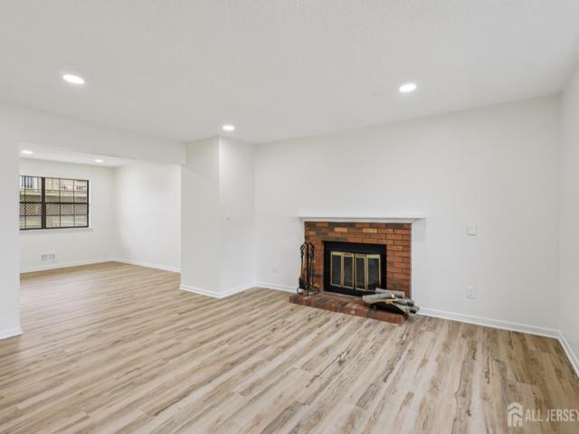21 Wellington Ct, Sayreville, NJ 08872 | MLS #2609 R