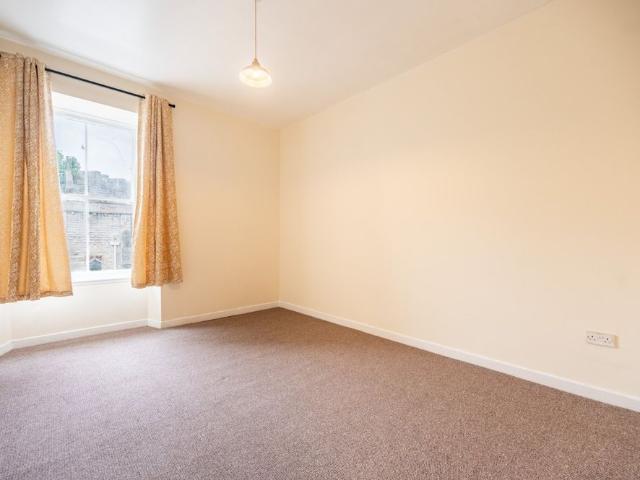 2/1 Woodlands Road