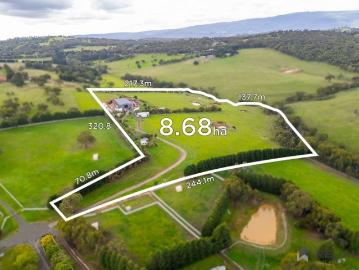 21 Acres of Lifestyle Excellence with Massive Shed, Dual Living & Business Potential STCA