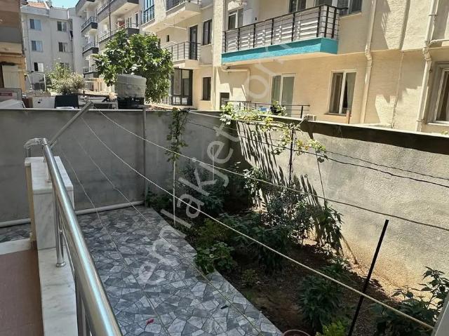 2+1 Çanakkale Bodur Lisesi Yakını Ayrı Mutfak 70m2