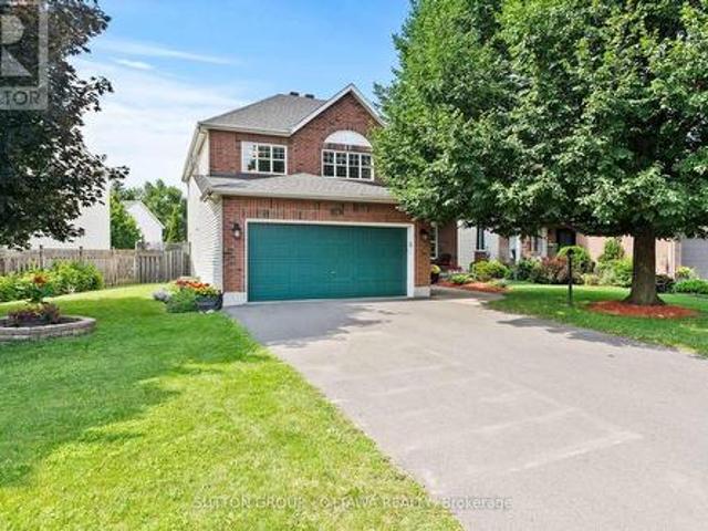 21 Avonmore Crescent, Ottawa, ON, K2G 6J7 house for sale | Listing ID X13735 | Royal LePage