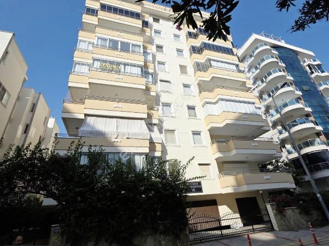 2+1 Ayrı Mutfak 140 M² Eşyalı Satılık Daire Alanya Mahmutlar