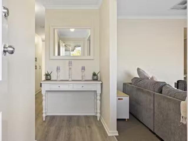 21 Banksia Crescent, Craigmore, SA 5114