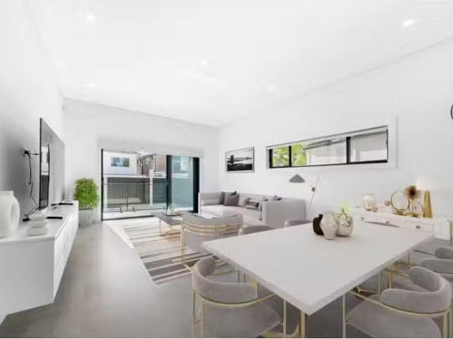 21 Barcom St, MERRYLANDS WEST Townhouse for rent Listed by St.