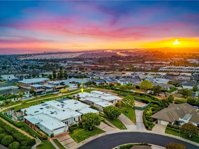 21 Beachcomber Dr, Corona del Mar, CA 92625 | MLS #PW25157