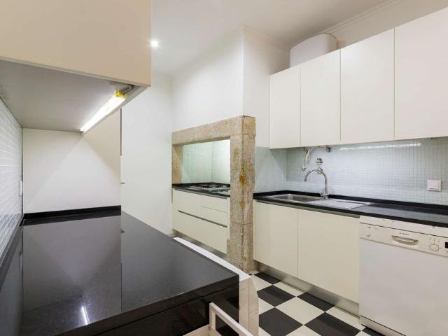 2+1 bedroom apartament to rent in Santa Maria Maior