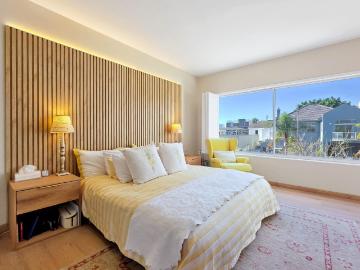 21 Bedroom Apartment / Flat For Sale in Bantry Bay