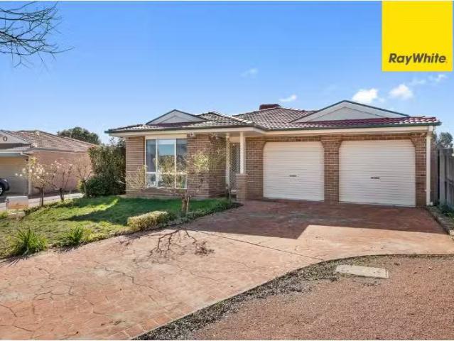 21 birdatoo Close, NICHOLLS House for rent Listed by Octavia.