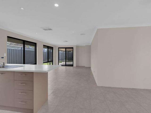 21 Boobook Lane, Baldivis Charming 3 Bedroom Home