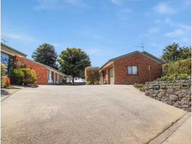 2/1 Blackall Avenue, CRESTWOOD Townhouse for rent Listed by Z.