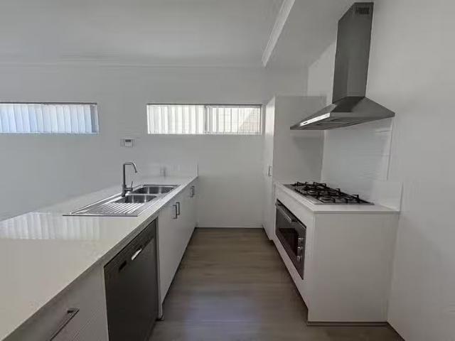 21 Broadwater Avenue, Anketell, WA 6167