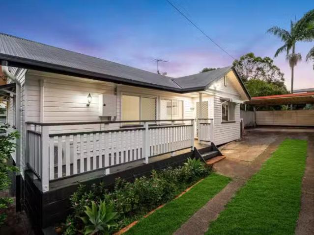 21 Buckley Street, CARINA HEIGHTS, QLD 4152 House for Rent