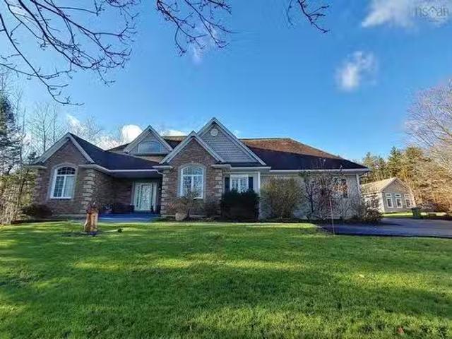 21 Canterbury Lane, Fall River, NS, B2T 1A4 Luxury House for.