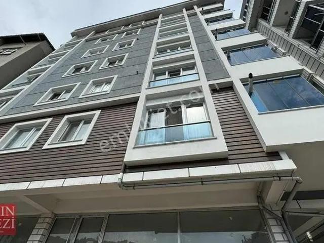 2+1 Cadde Üzeri Otoparklı Boş Kaçmaz Fırsat Yeni Bina !