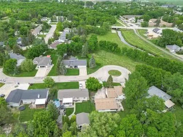 21 Carriere Avenue, St Pierre Jolys, MB, R0A 1V0 house for s.