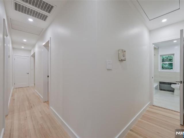 21 Central Avenue, Bergenfield, US, NJ