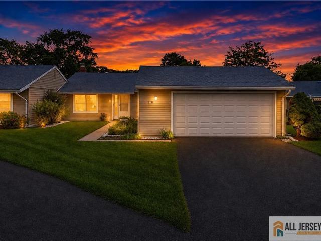21 Celtis Plaza 21B