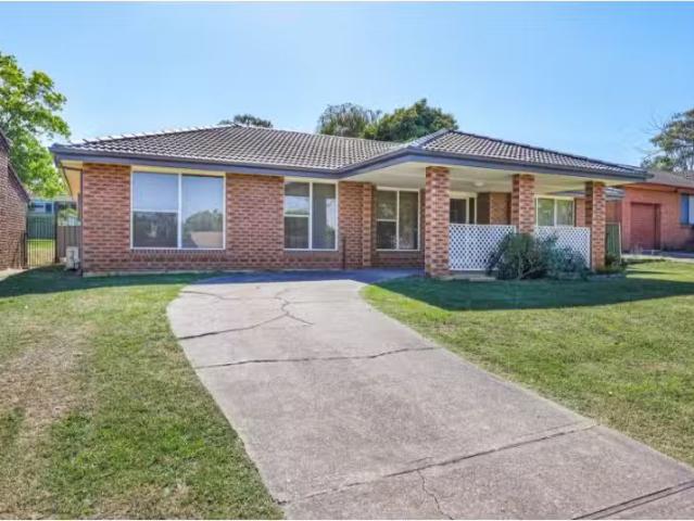 21 Chardonnay Street, Muswellbrook House for rent Listed by P.