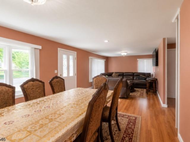 21 Chester Ave