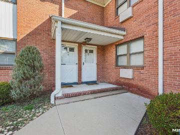 21 Colonial Drive # 211