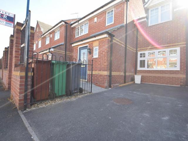 21 Croasdale Avenue, Manchester, M14 6GU, United Kingdom | 4 bed duplex for rent #138930784 | Rentberry