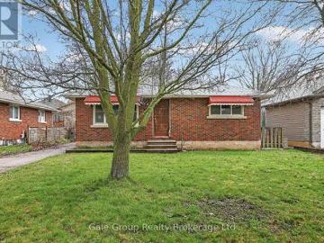 Oxford, Ontario - Equipped kitchen