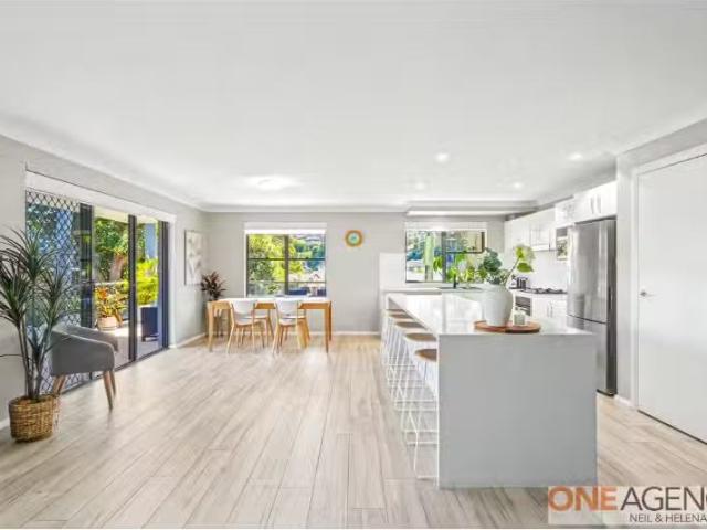2/1 Creighton Lane, POINT FREDERICK Apartment for rent Listed.