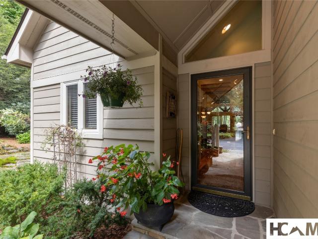 21 Crescent Trail